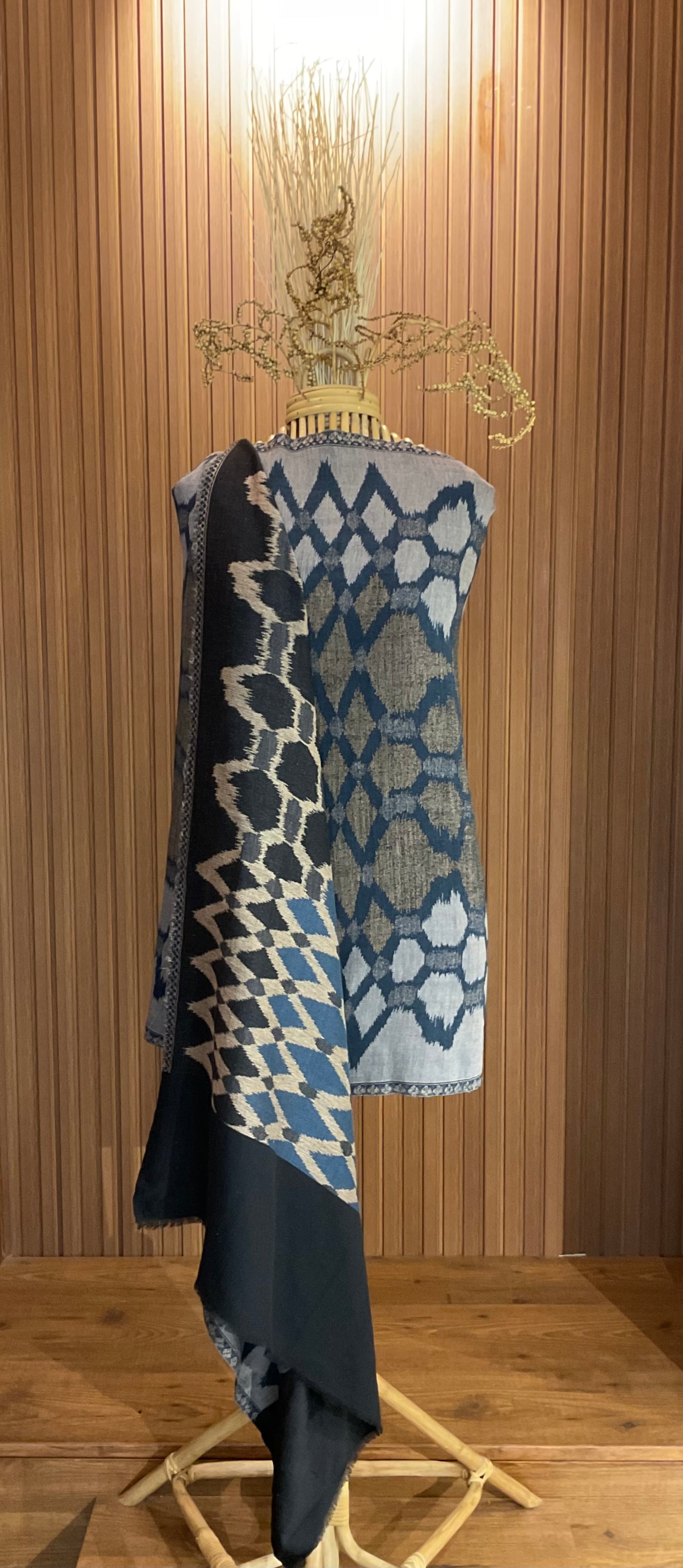 The Ikkat Weave Stole And Scarf Set