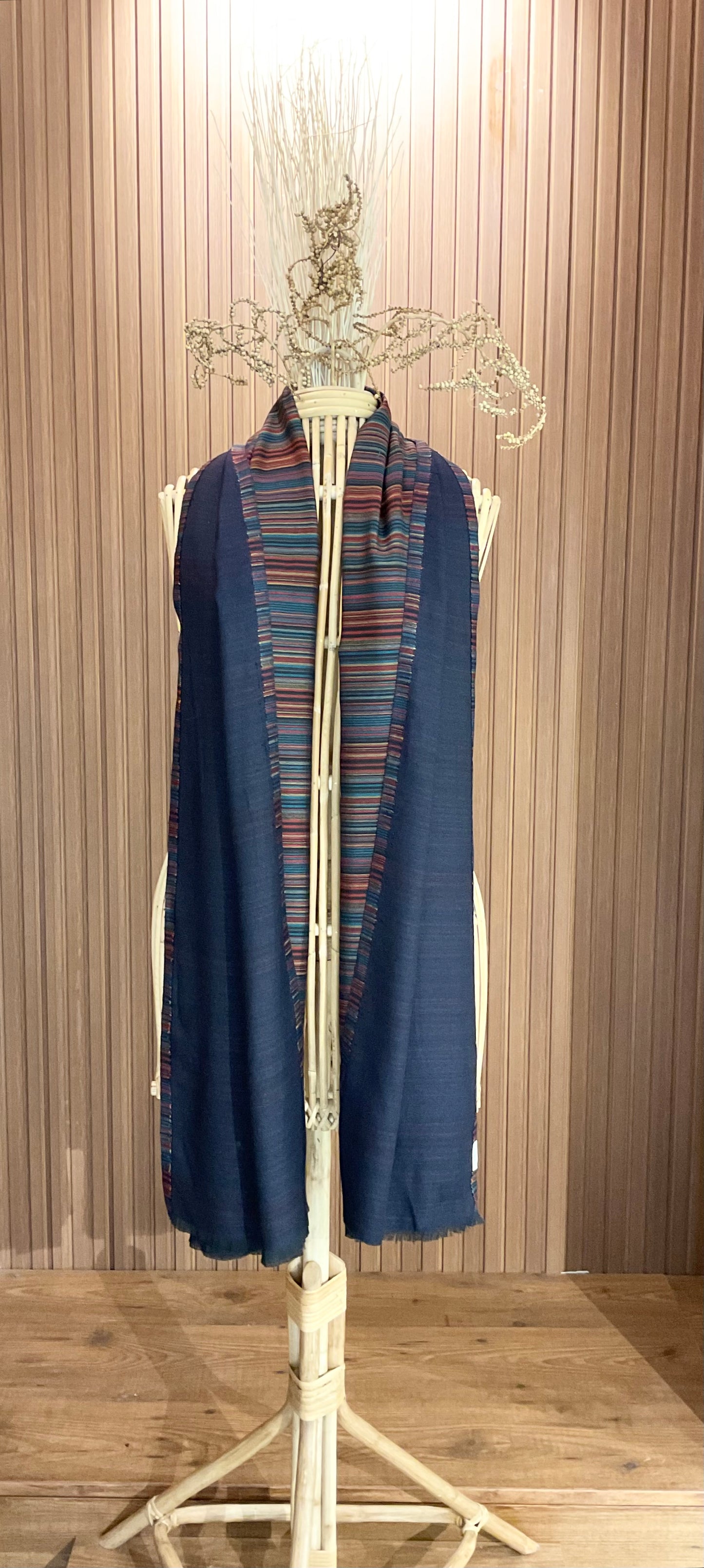 Multicolour Stripes And Gold Band - An Ideal Choice For A Gift