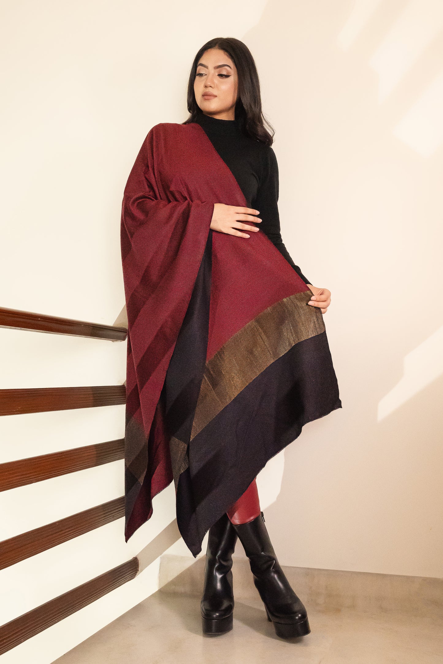 Cashmere Dual Coloured Stole with Gold Zari Band